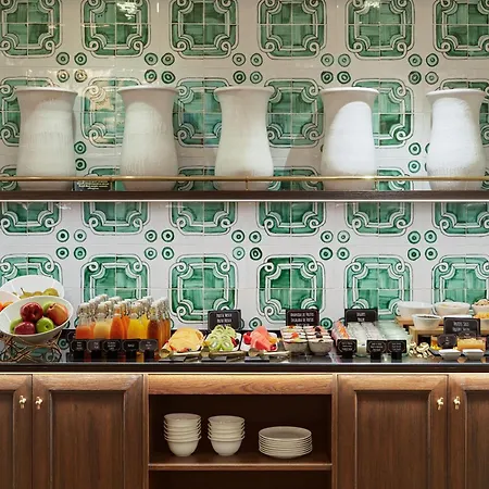 Hotel H10 Madison 4* Sup 4*