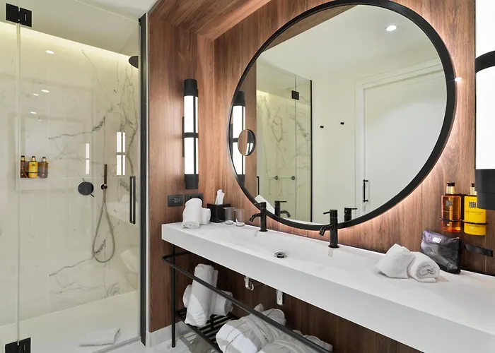 Hotel H10 Madison 4* Sup 4*